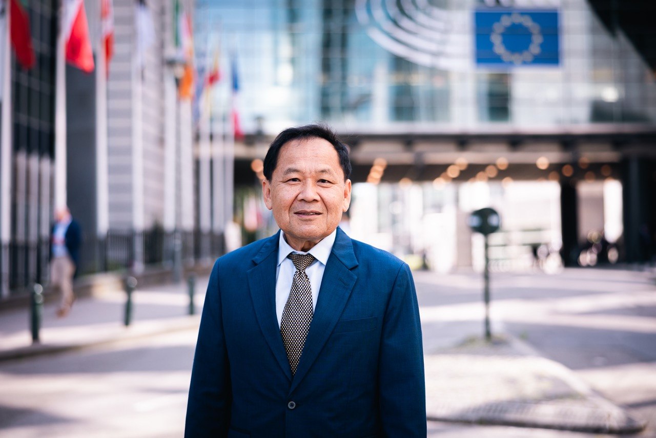 Senator Mardi Seng outside the European Parliament